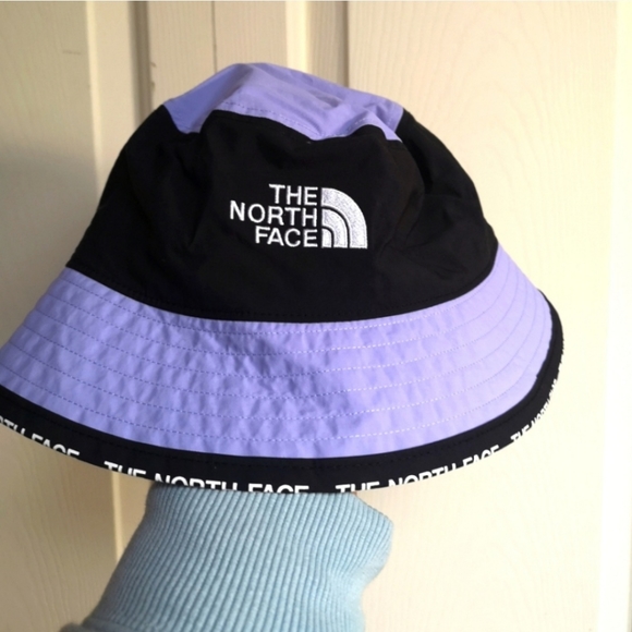 The North Face purple bucket hat - Picture 3 of 6